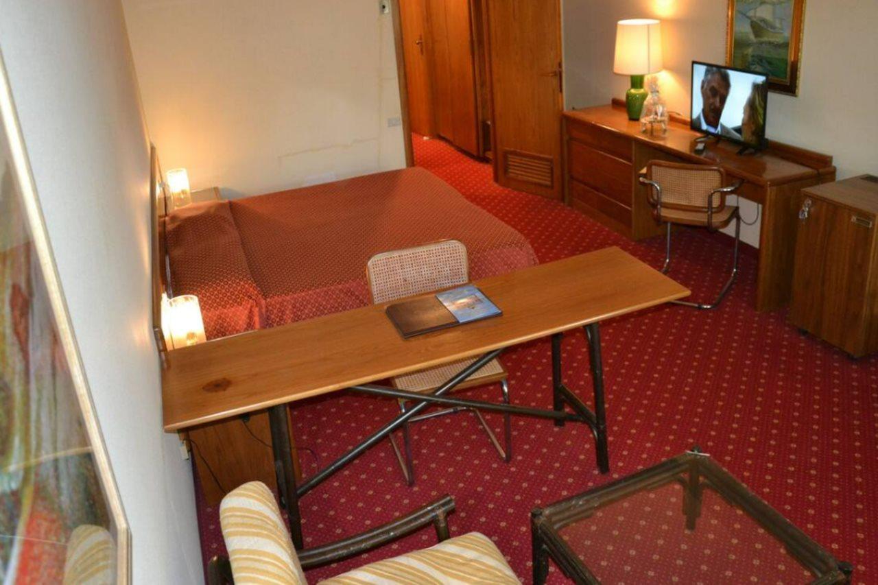 Park Hotel Ravenna Марина ди Равена Екстериор снимка