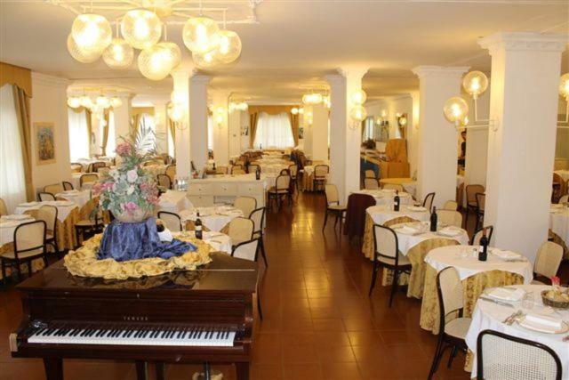 Park Hotel Ravenna Марина ди Равена Екстериор снимка